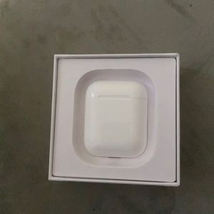 Apple AirPod Charging Case ( 2nd Generation )